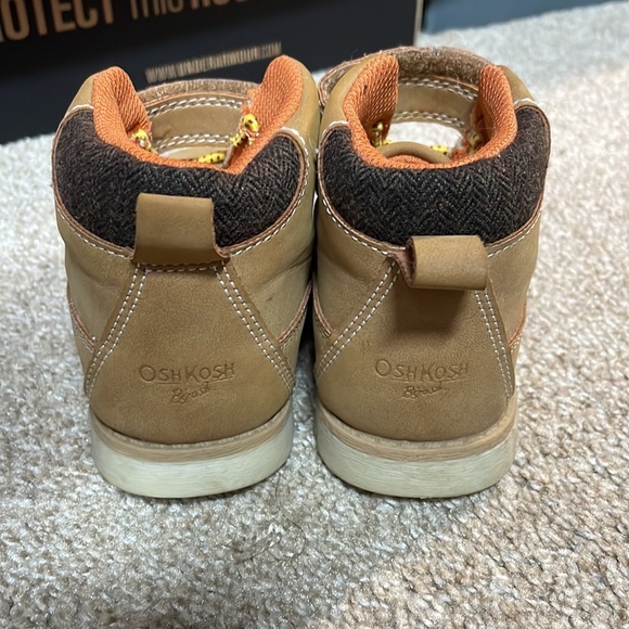 Baby boots 8 months - Picture 2 of 5